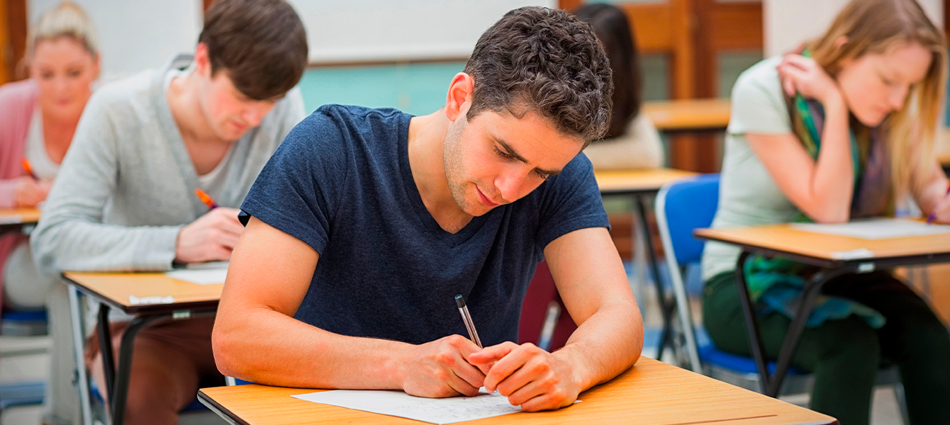 Banner Desktop Guia Essencial para Concursos Públicos: Descubra o que Estudar no Guia Completo