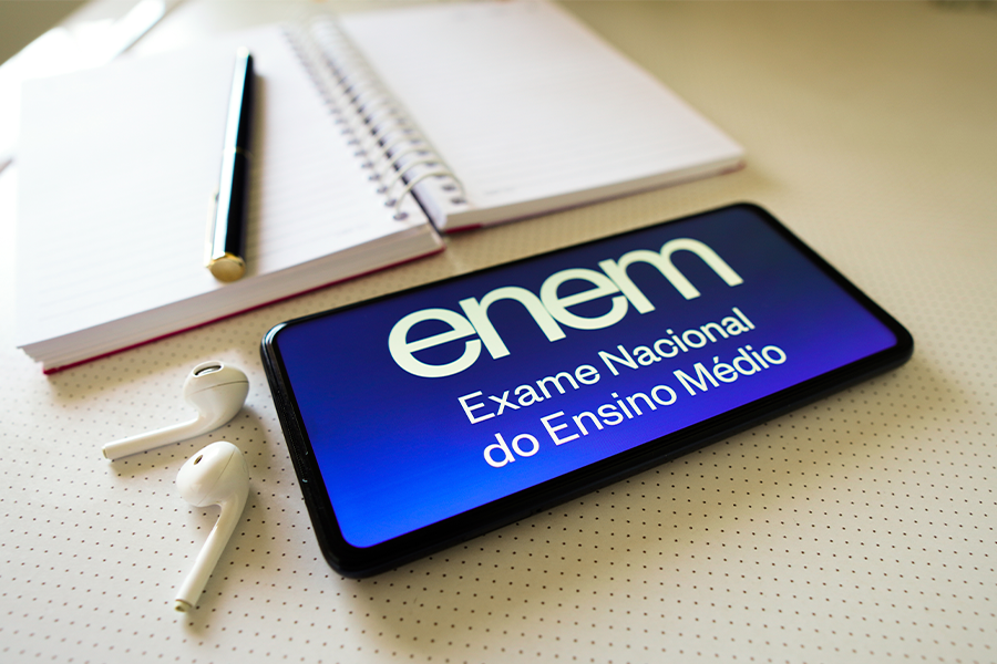 Banner Mobile Guia completo sobre os temas de redação mais prováveis do ENEM 2025