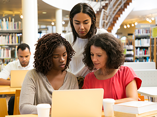 Estudo em grupo para concursos: vantagens, desvantagens e como fazer dar certo