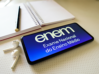 Guia completo sobre os temas de redação mais prováveis do ENEM 2025